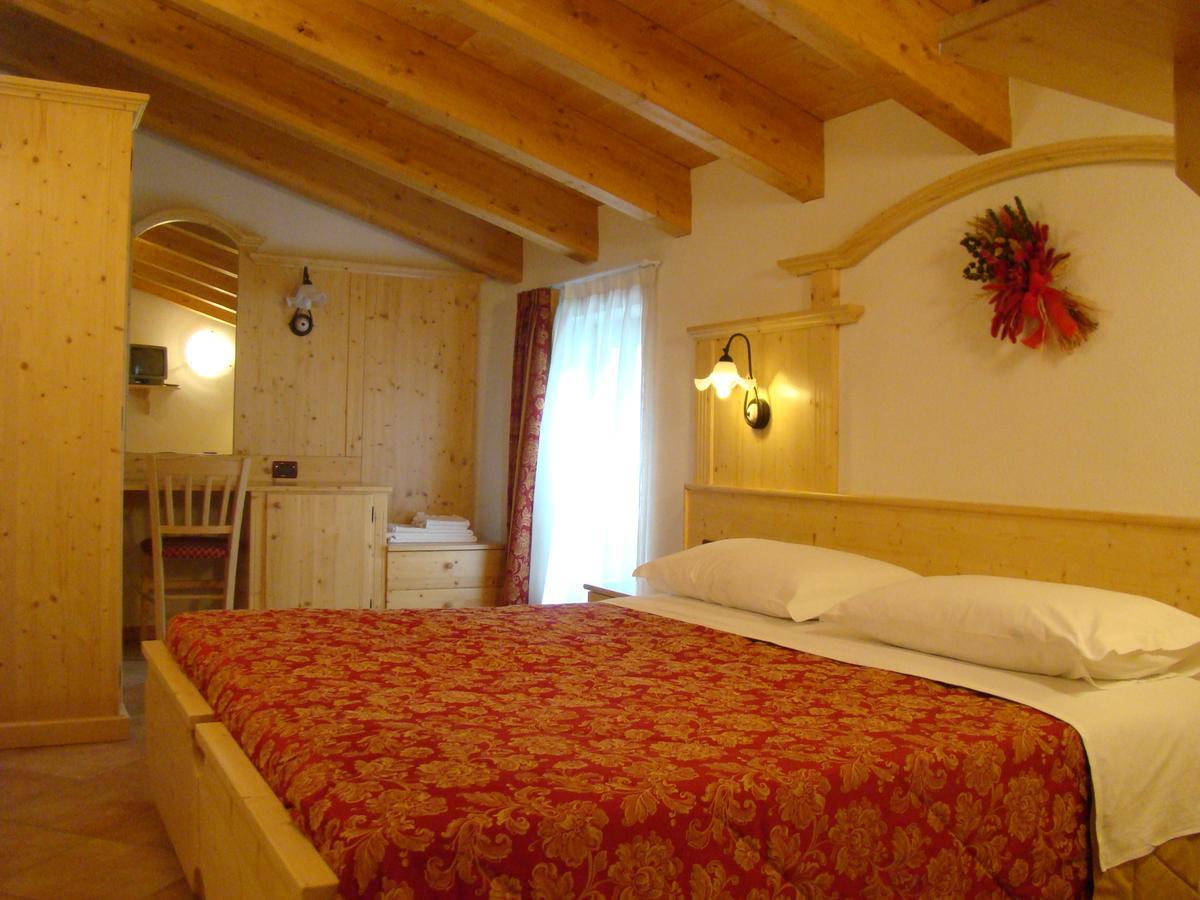 Hotel Pizzo Degli Uccelli Castello Tesino Exterior foto